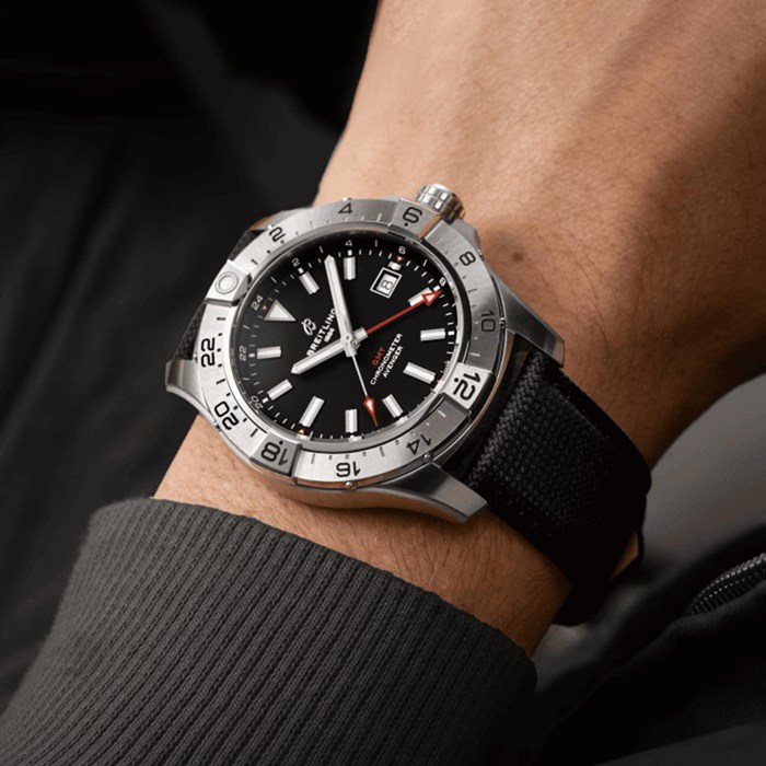 Breitling Avenger Automatic GMT 44mm Zegarek męski Czarna skóra A32320101B1X1 - obrazek 5