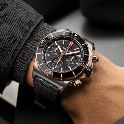 Zegarek Breitling Super Chronomat B01 44 ze stali nierdzewnej i 18-karatowego czerwonego złota UB0136251B1S1 - obrazek 5