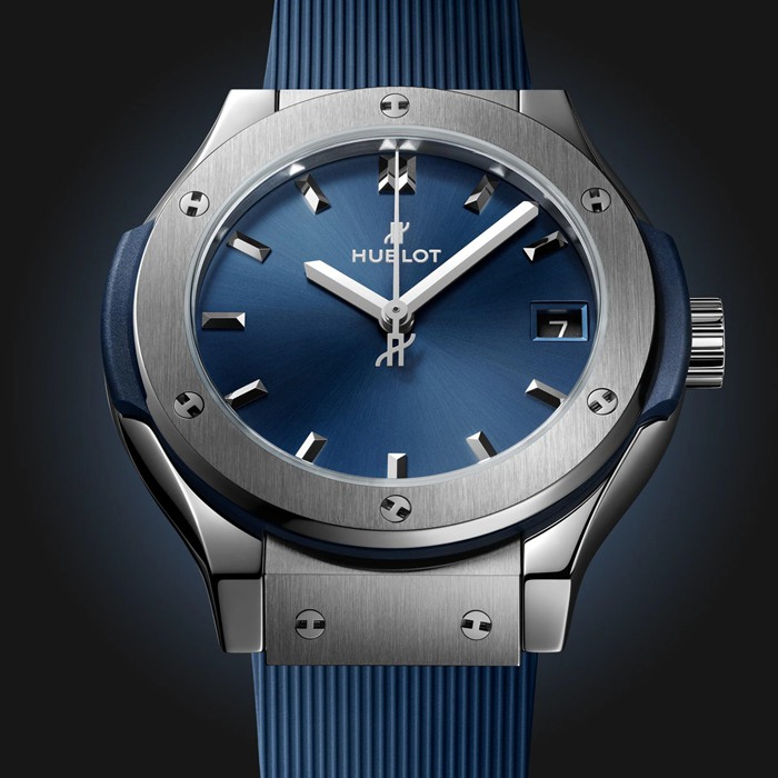 Zegarek damski Hublot Classic Fusion Titanium Blue 33 mm 581.NX.7170.RX - obrazek 2
